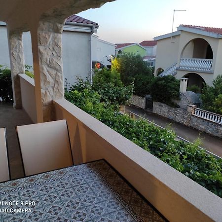 Apartment House Vir-To-All ภายนอก รูปภาพ