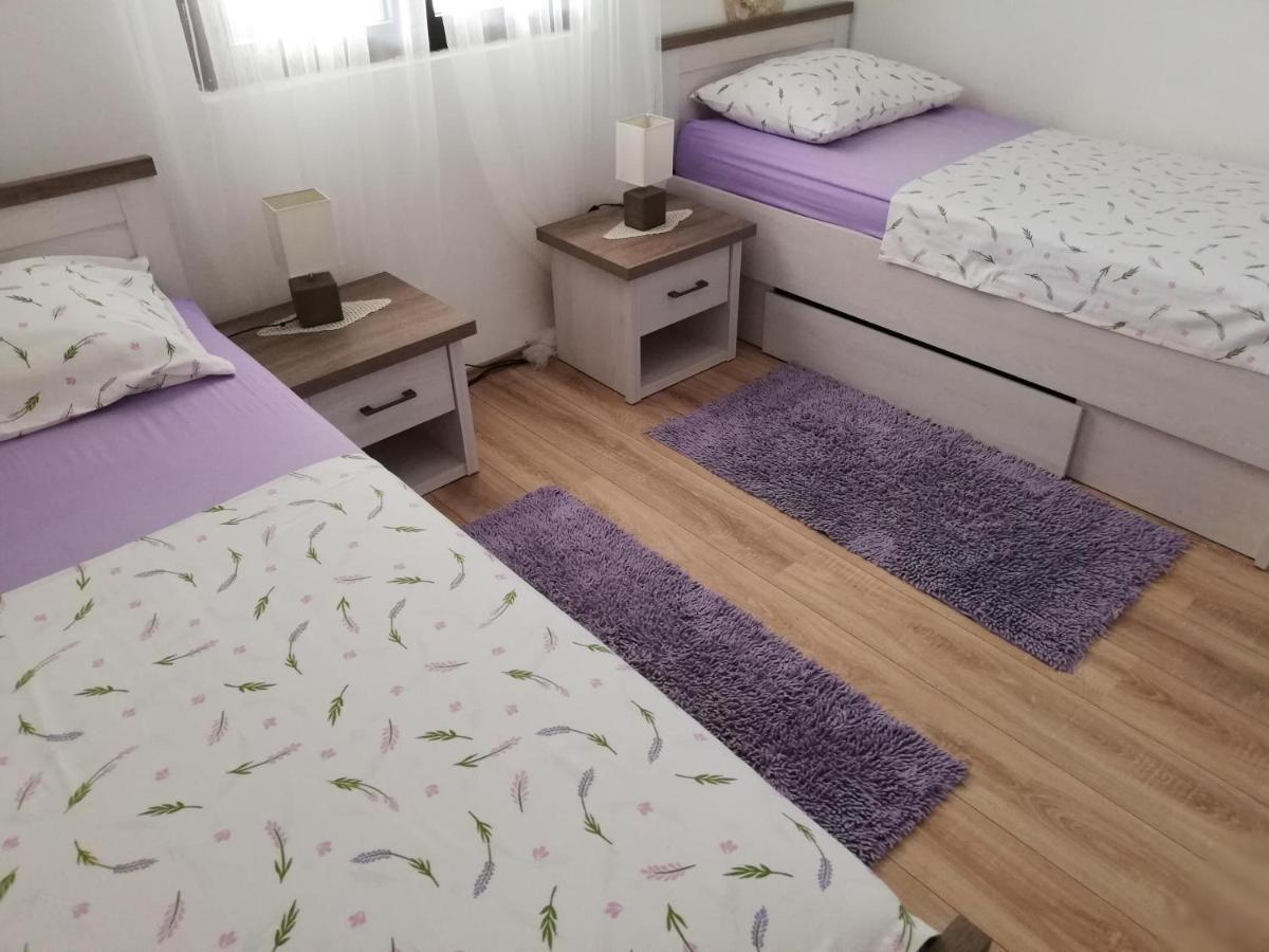 Apartment House Vir-To-All ภายนอก รูปภาพ